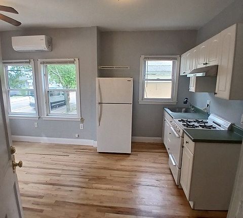 5th image of 589 South St APT 1