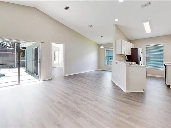 5th image of 1910 Ellery Ln