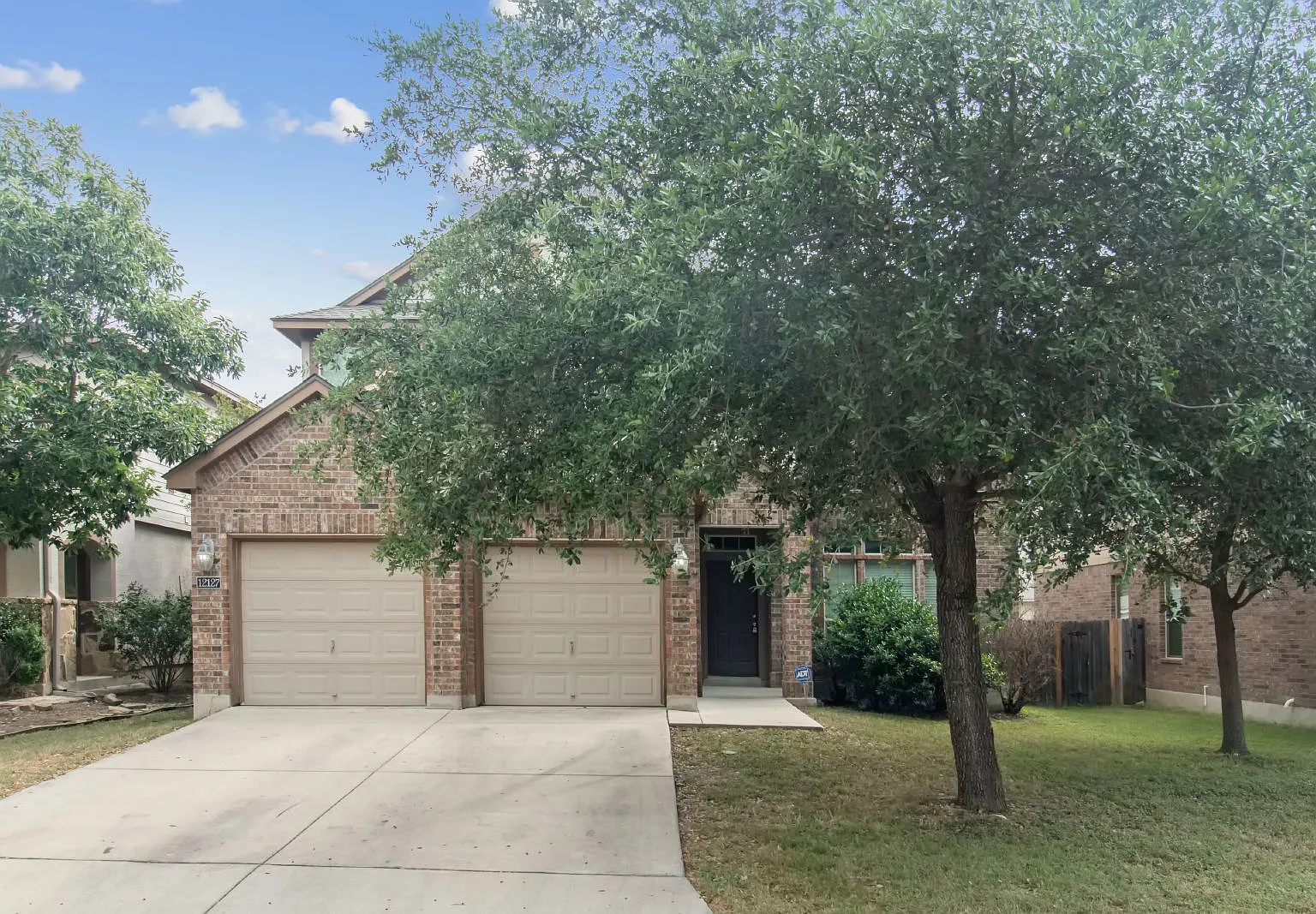 4 bed, 3.0 bath, 3197 sqft, $2,200 — Photo 1