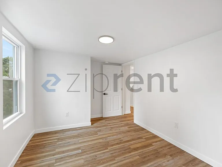 19 Oliver St #19 — Photo 15