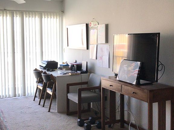 4th image of 10 Lynnhurst Dr APT 209