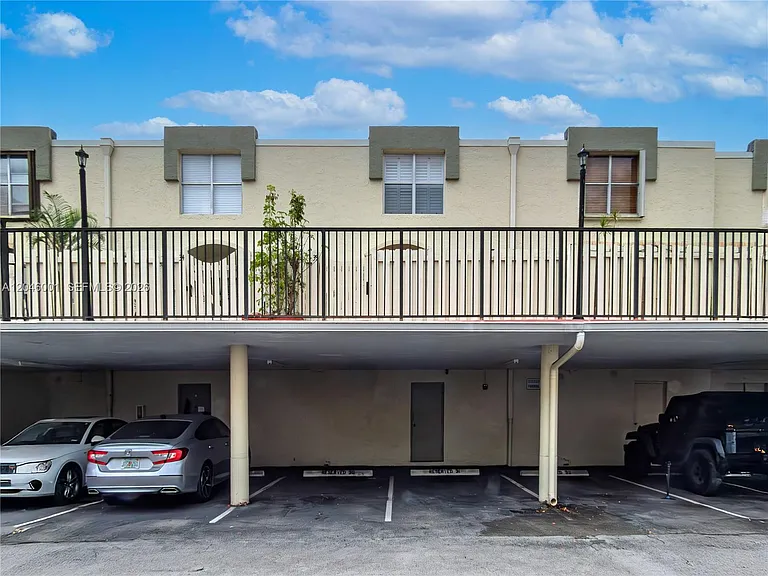 1655 NE 115th St #28B — Photo 18