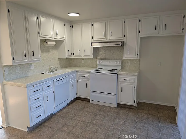 2851 W Avenue J4 — Photo 4