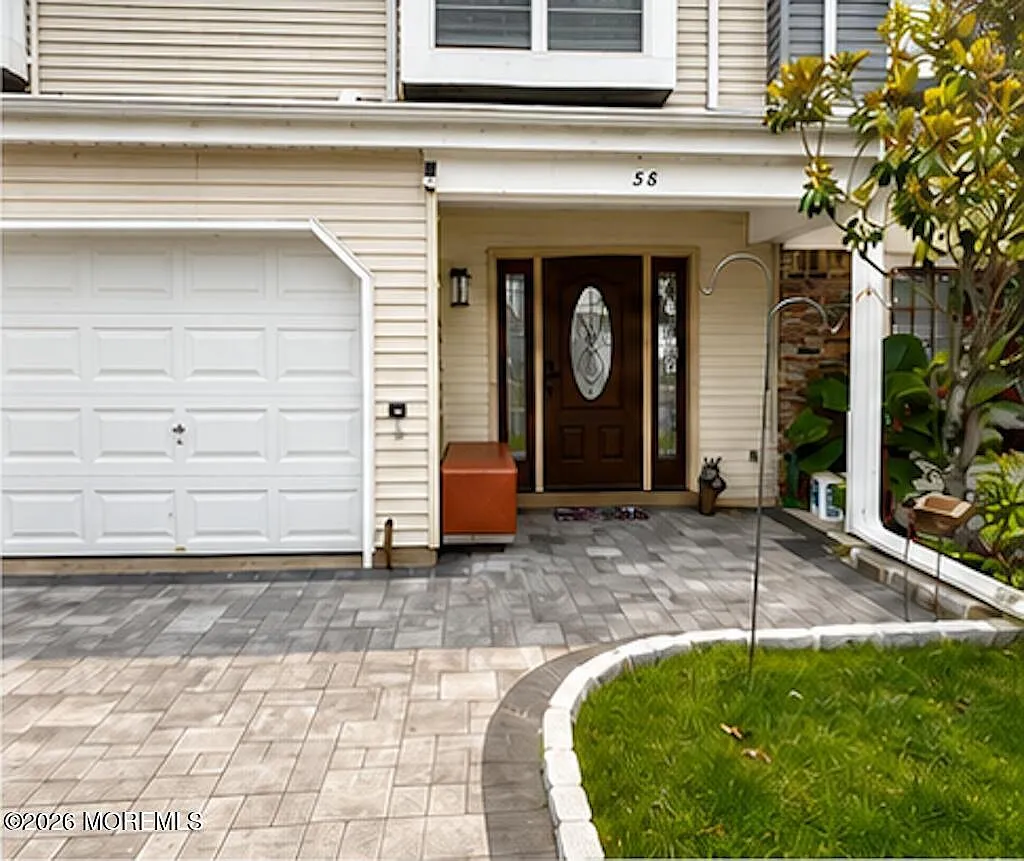 2 bed, 1.5 bath, 1635 sqft, $3,000 — Photo 1