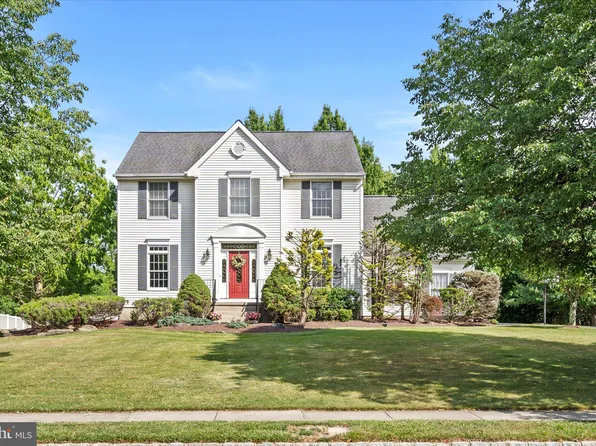 24 Wildflower Trl, Robbinsville, NJ 08691