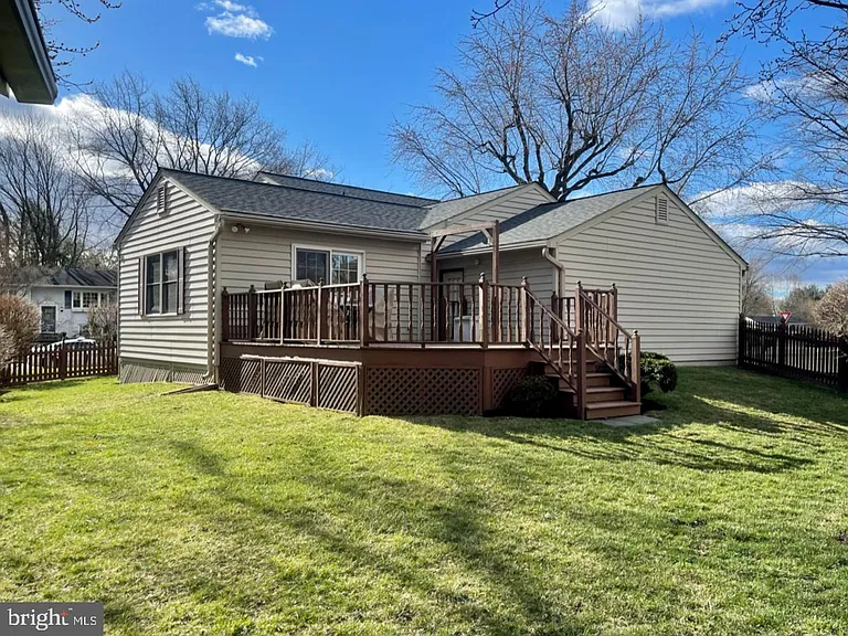 402 Dodd Ct NW — Photo 4