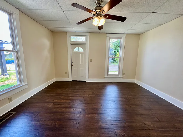 1813 E Elm St — Photo 3