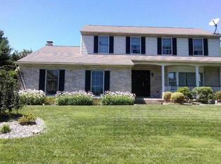 4067 Wedgewood Rd, Allentown, PA 18104