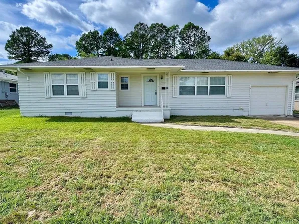 1305 S 9th St, McAlester, OK 74501