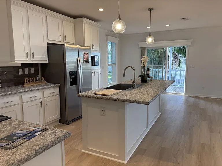 250 Bimini Cay Cir #250 — Photo 5