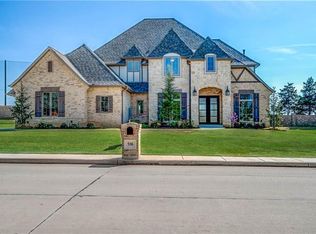 516 Country Club Dr, Edmond, OK 73025