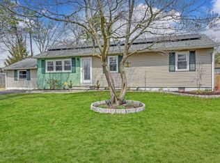 21 Arlene Ct, Toms River, NJ 08755