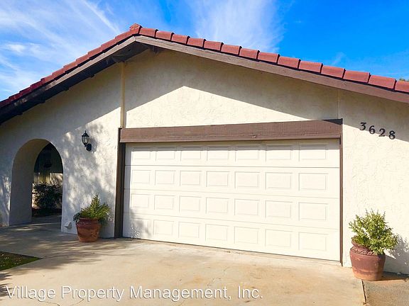 3rd image of 3628 Lake Garden Dr