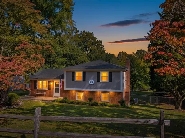 1823 Bantry Trl, Kernersville, NC 27284