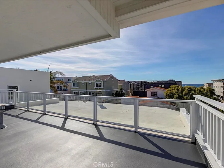 1090 Loma Dr — Photo 11