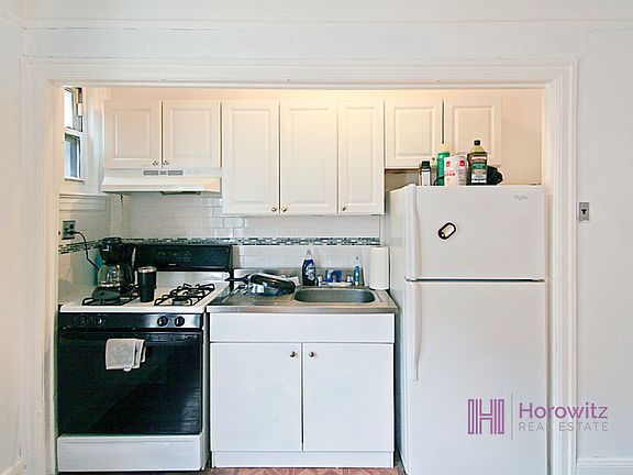 2nd image of 4107 47th Ave APT 4C