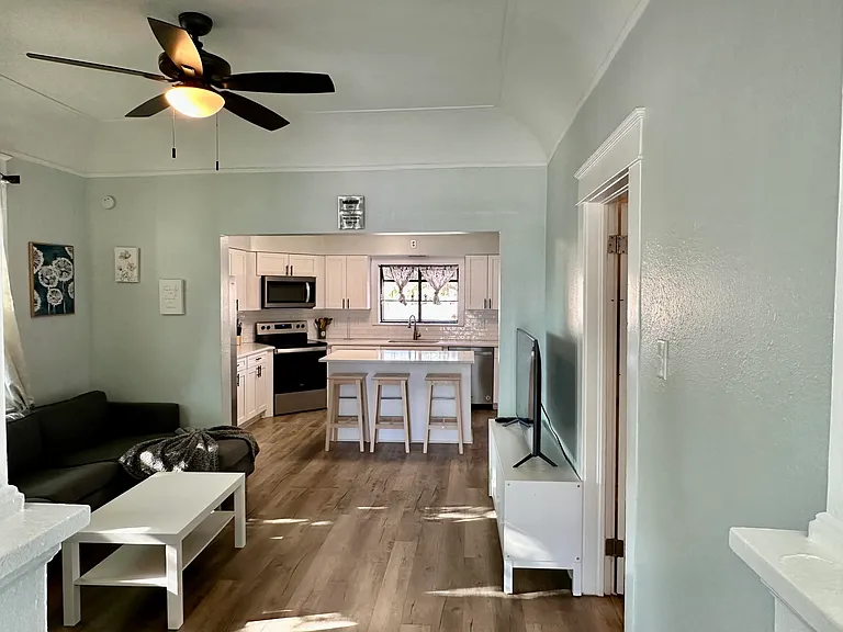 1504 E 33rd Ave — Photo 12