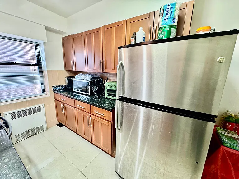 145 72nd St #C8 — Photo 3