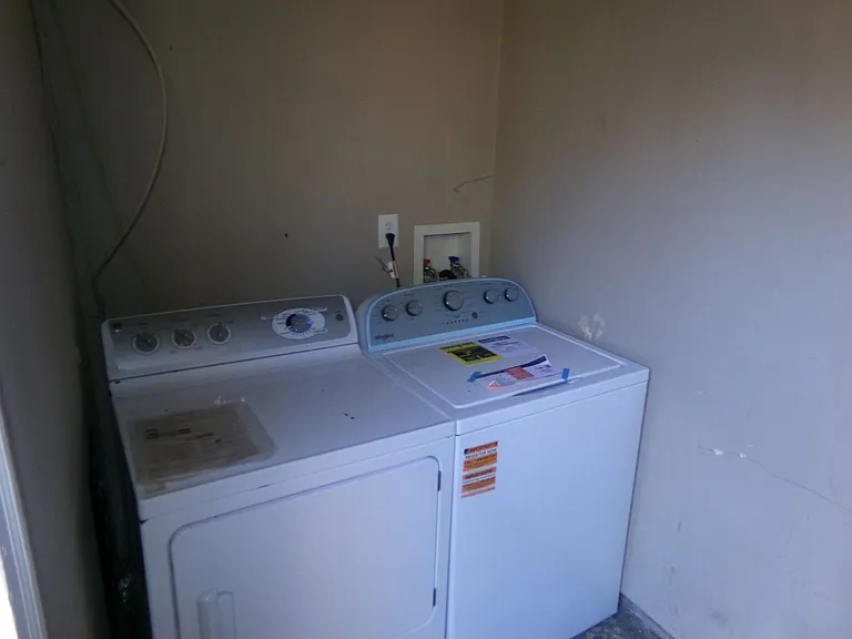 3915 B Valley Ct — Photo 17