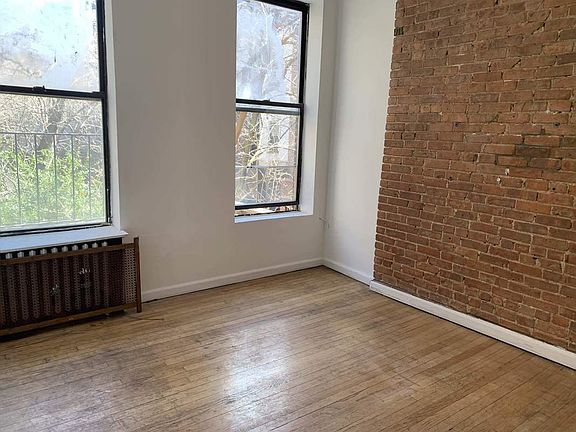 4th image of 349 Amsterdam Ave APT 2R