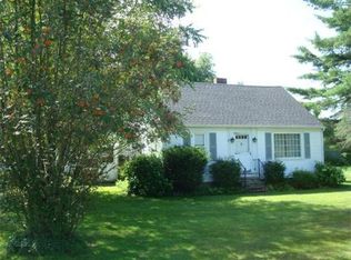26 Barton Rd, Greenfield, MA 01301