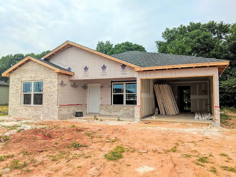 1st image of 199 Magnolia Dr
