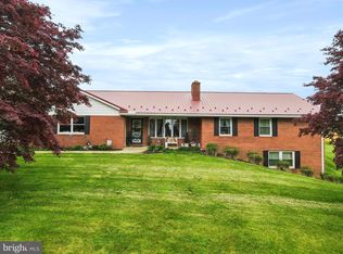 7982 Tomstown Rd, Waynesboro, PA 17268