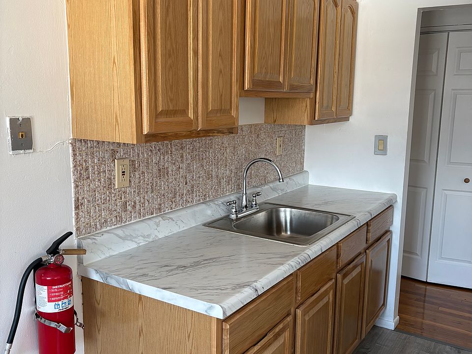 1st image of 501 North Ave E