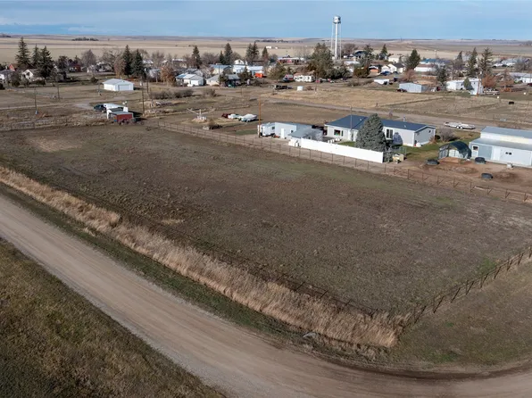 3 3rd Ave SE, Brady, MT 59416