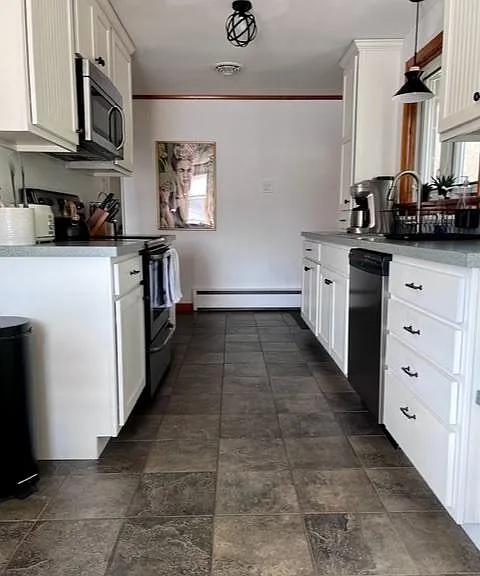 701 Thompson St — Photo 2