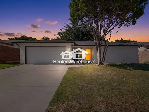 6529 Blue Grass Dr, Watauga, TX 76148
