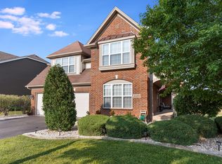 1528 Hearthstone Ln, North Aurora, IL 60542