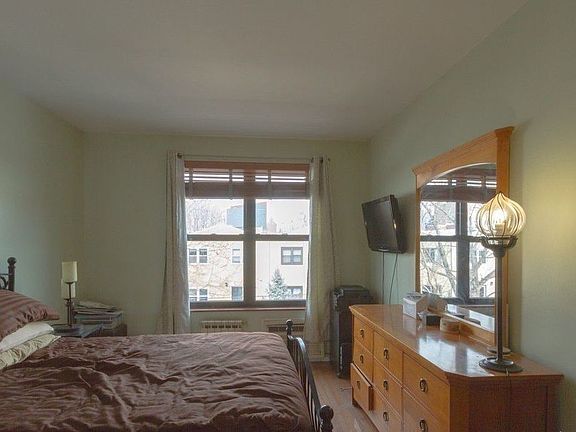 4th image of 381 Douglass St APT 2B