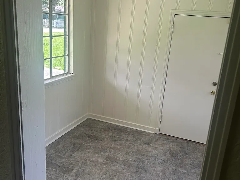 1240 Aberdeen Ave — Photo 13