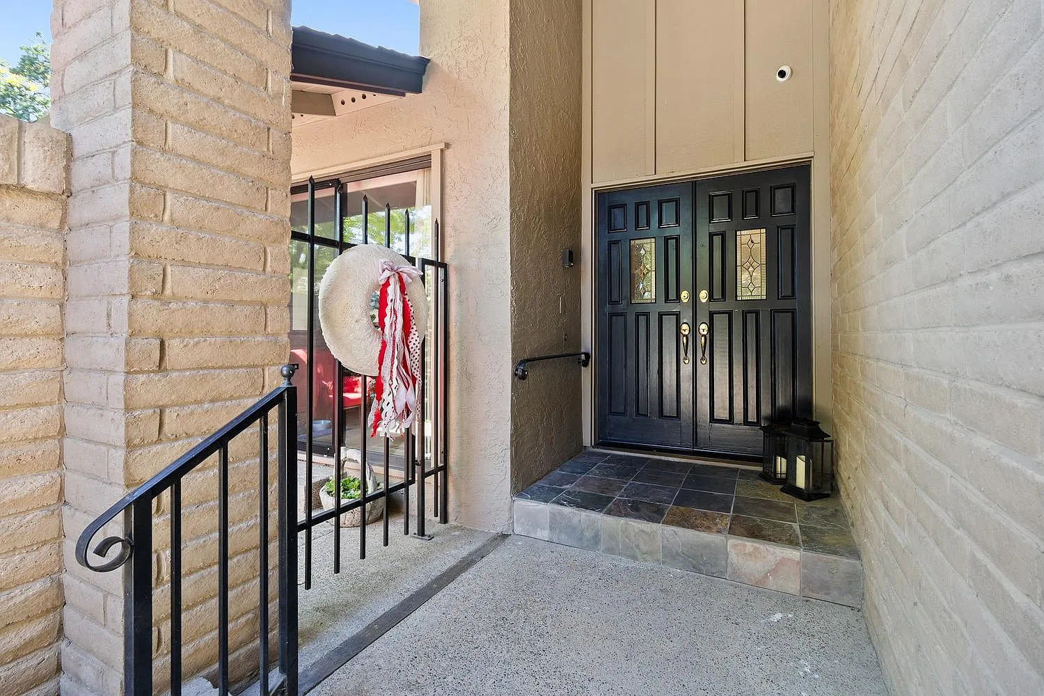 2 bed, 3148 sqft, $4,500 — Photo 3