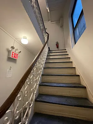 Rented by Compass | media 21