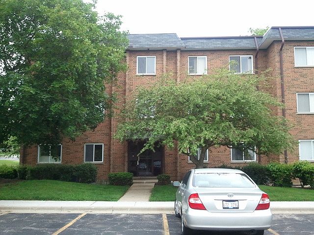 1st image of 900 Casey Ct APT 2