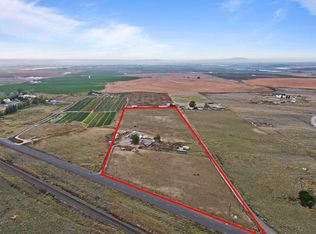 527 Monument Dr, Burbank, WA 99323