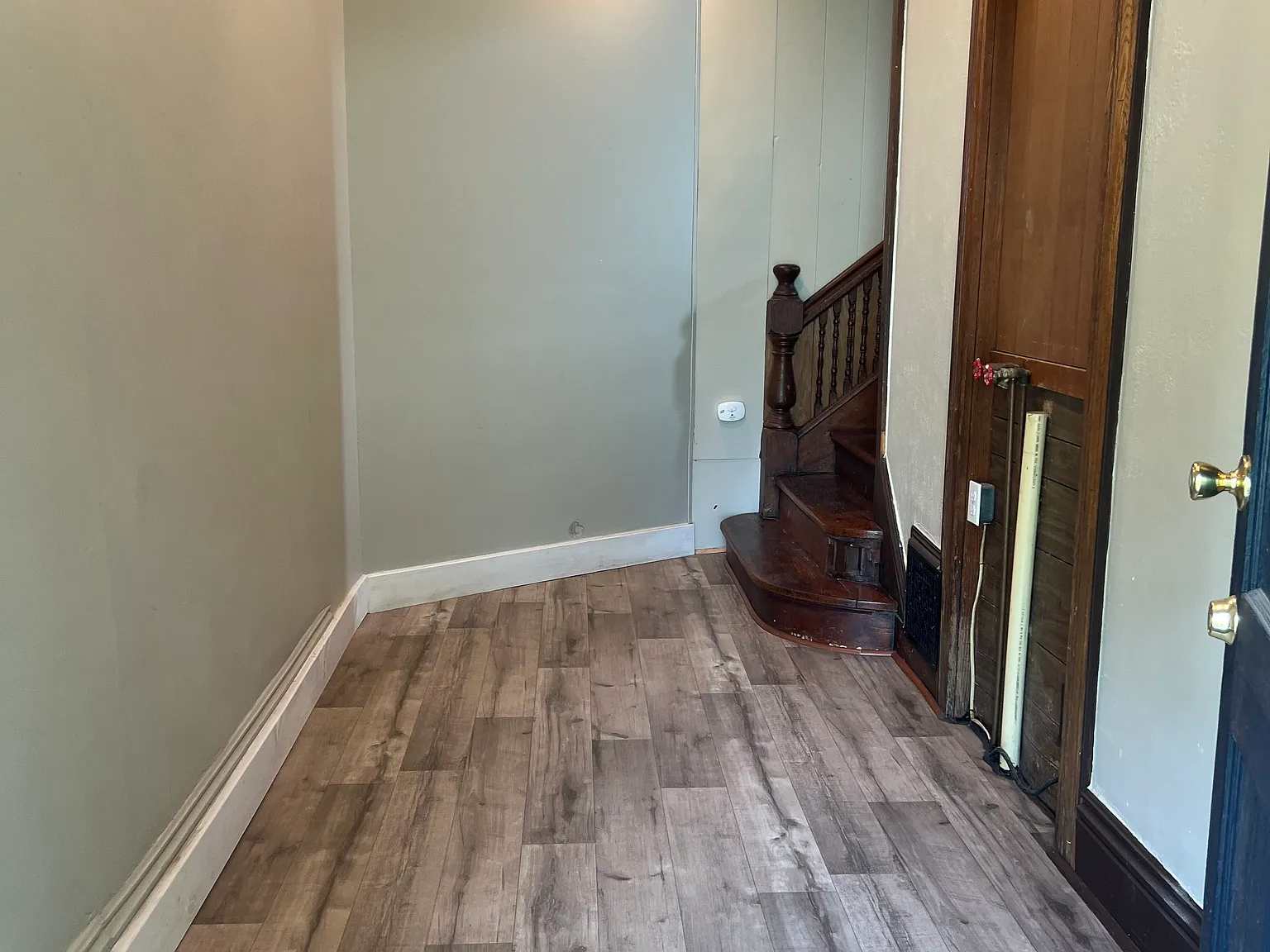 3 bed, 1200 sqft, $1,200 — Photo 2