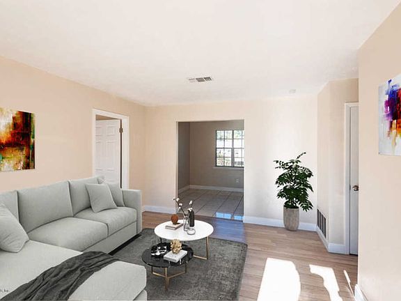 4th image of 8302 Gullege Dr