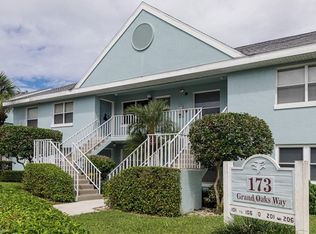 173 Grand Oaks Way APT 101, Naples, FL 34110