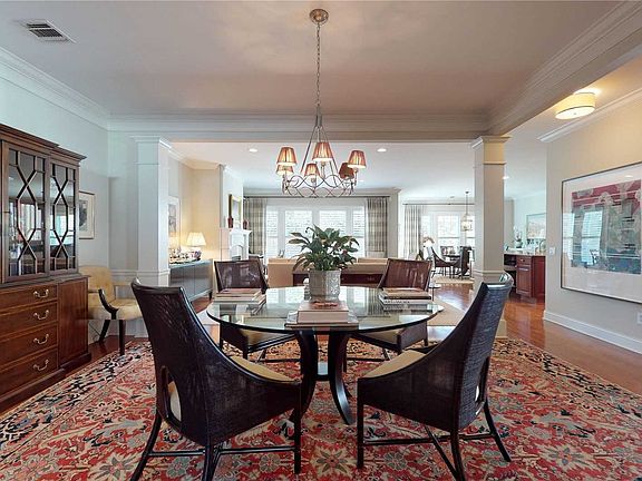 4th image of 82 Samantha Cir