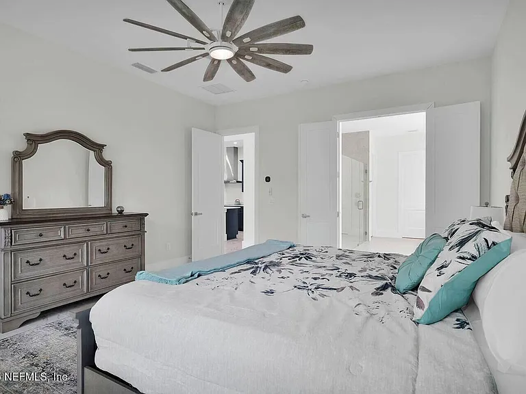 586 A1a N — Photo 16
