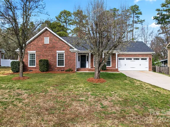 613 Trailing Rock Dr, Charlotte, NC 28214