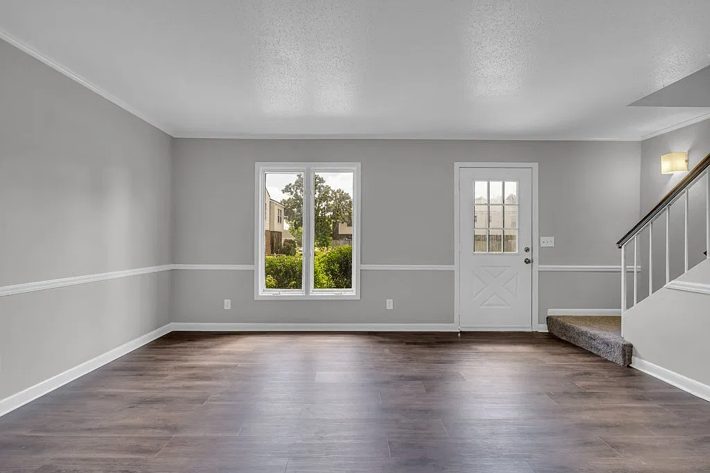 2 bed, 1.5 bath, 1165 sqft, $945 — Photo 3