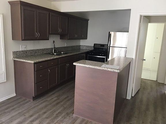 5th image of 630 Pico Blvd #2