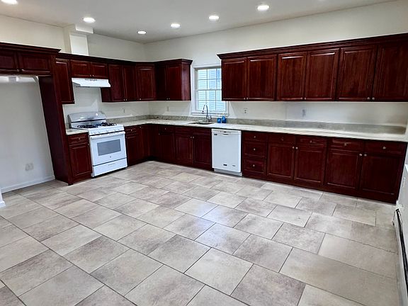 5th image of 275 Ashland Ave Floor 1