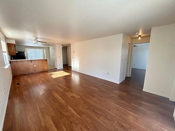 5th image of 875 Round House Ln #B