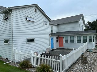 215 N Main St, Moscow, PA 18444
