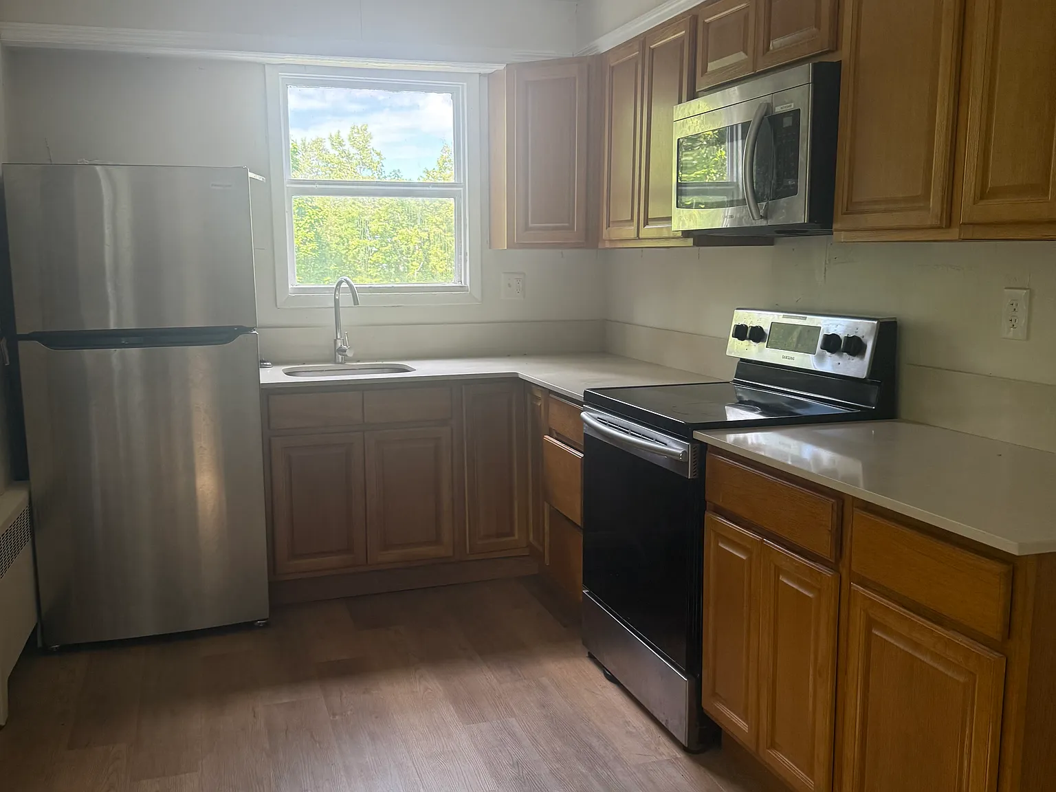 3 bed, $2,300 — Photo 1